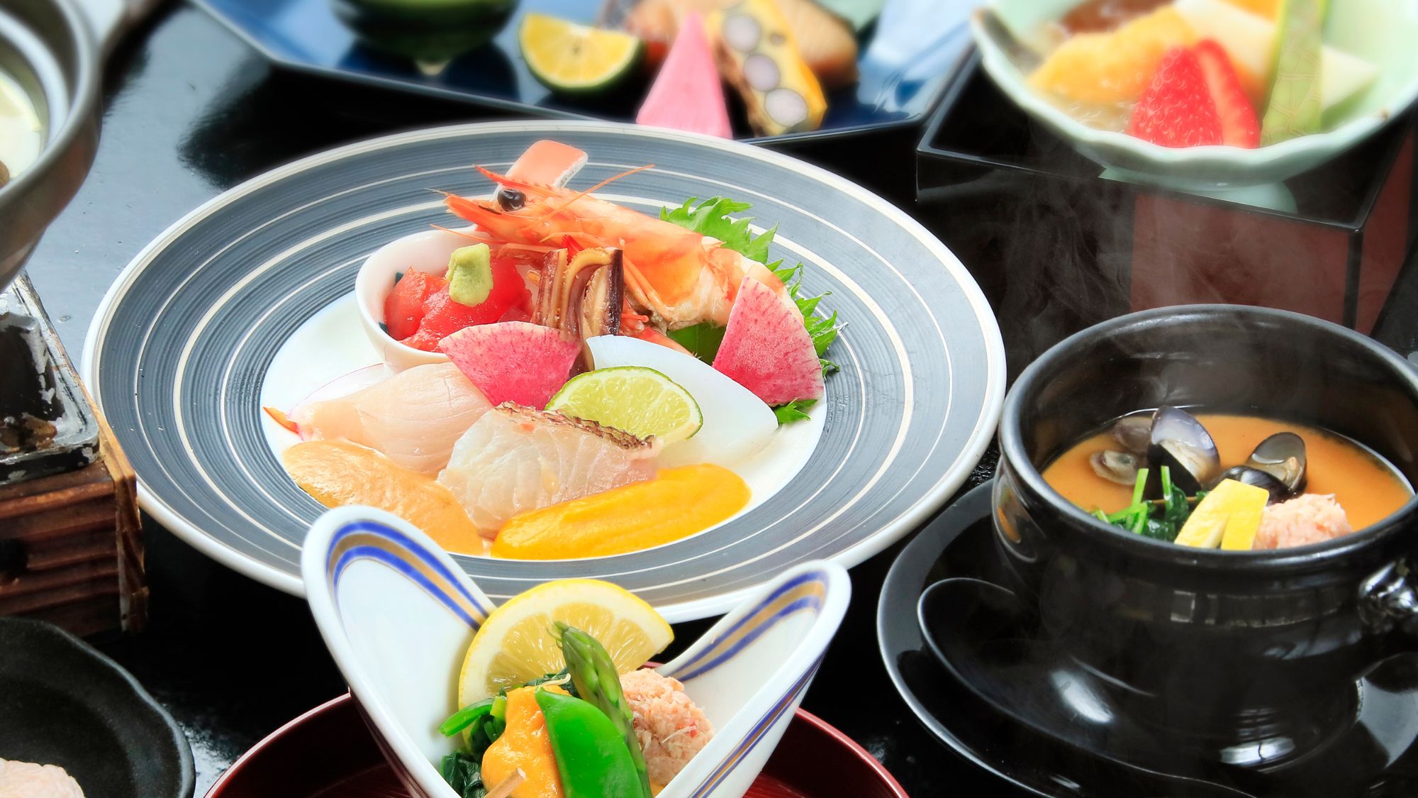 【夕食／基本会席】当館のスタンダードコースをお愉しみいただけます　※一例