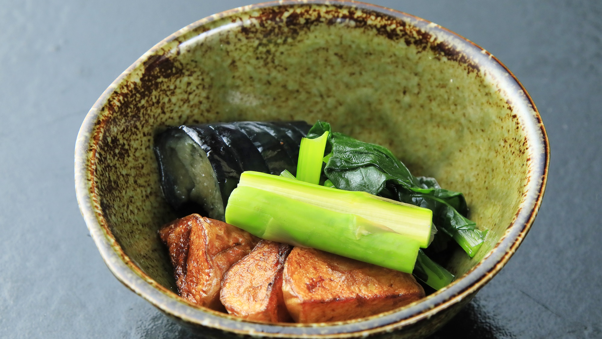 【夕食】シンプルな味付けのおばんざい　※一例