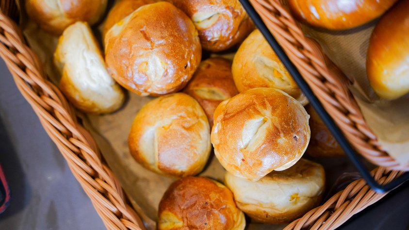 新【朝食付】ゆったり広めのシングルルーム♪　毎朝直送・焼き立てパンの食べ放題！