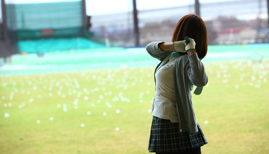 ■ゴルフ練習場（全長200ヤード）