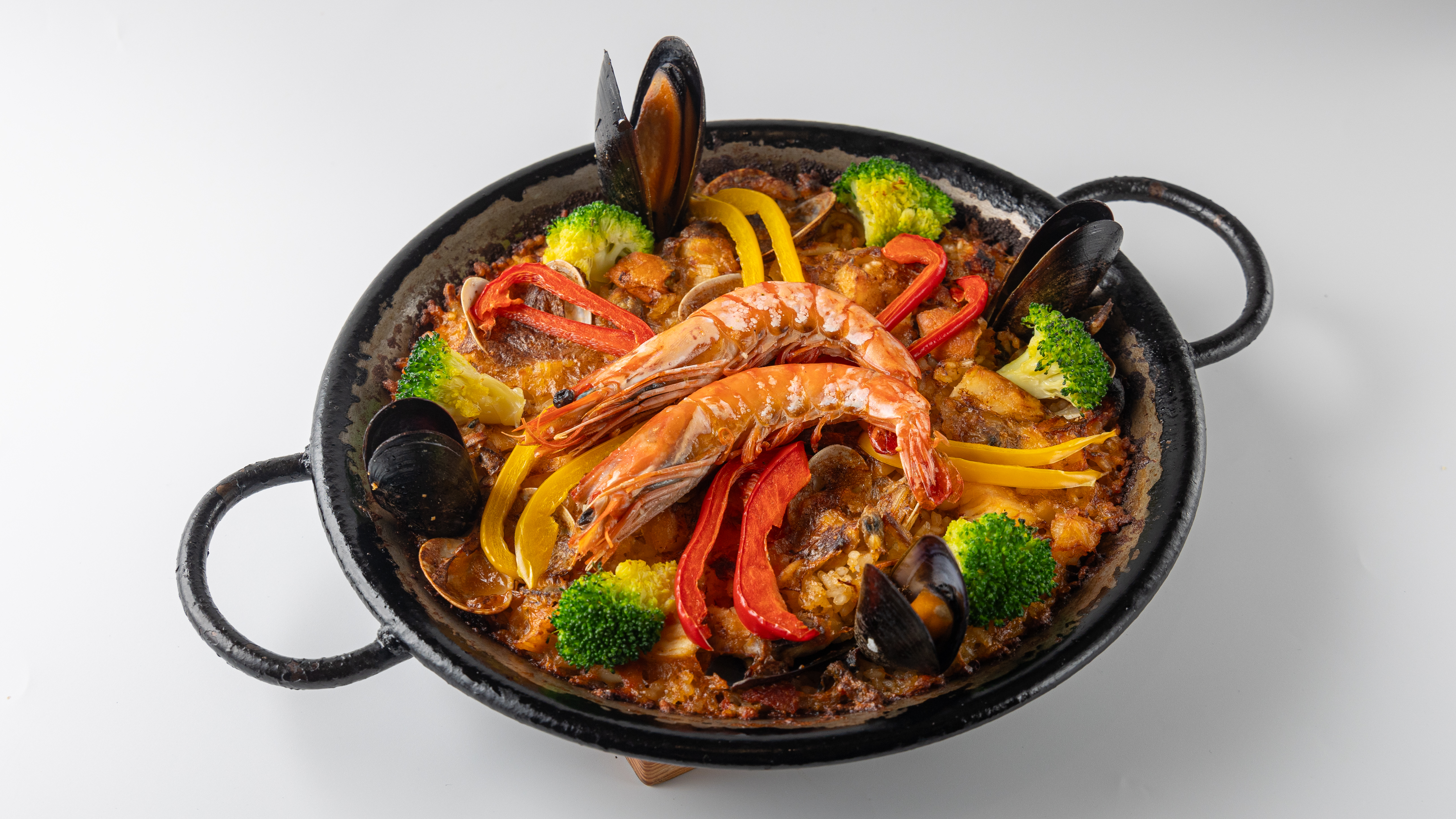 魚介たっぷりのパエリア