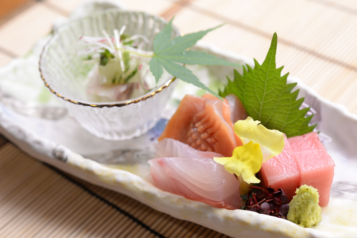 【部屋食】季節感あふれる懐石料理をお部屋でゆっくり堪能　旬の味覚を楽しむ　本格懐石お部屋食プラン