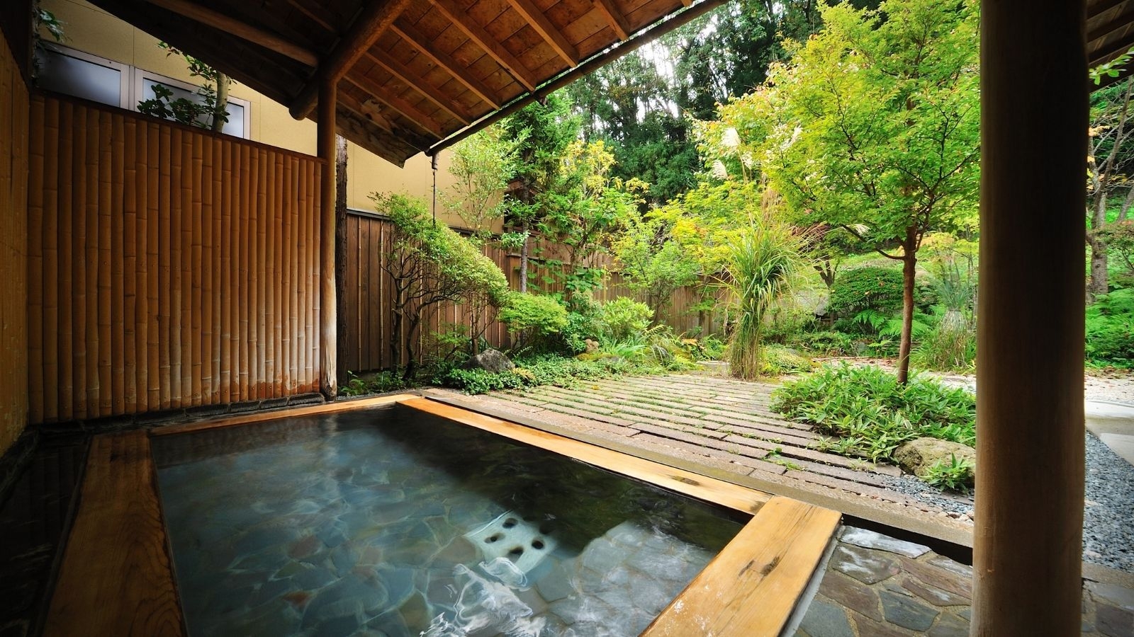 【人気No.2｜連泊】　ゆったり流れる至福の時を堪能　名月荘の連泊プラン《部屋食》