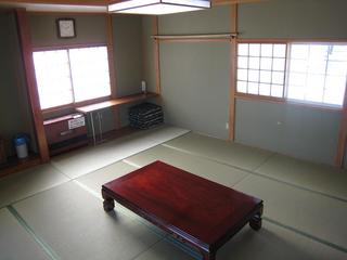 和室１２畳　１Ｋ　バス・トイレ付