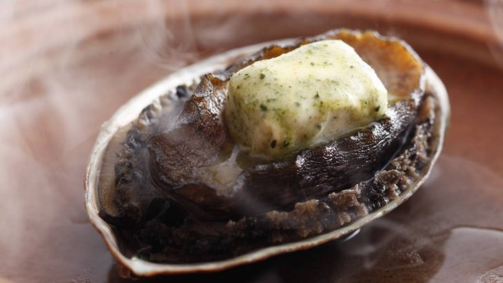 【期間限定】牡蠣・鮑・松阪牛の贅沢トリオ！さらに地もの海鮮丼で美味しいを満喫