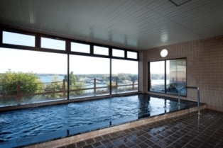 Panoramic large bath