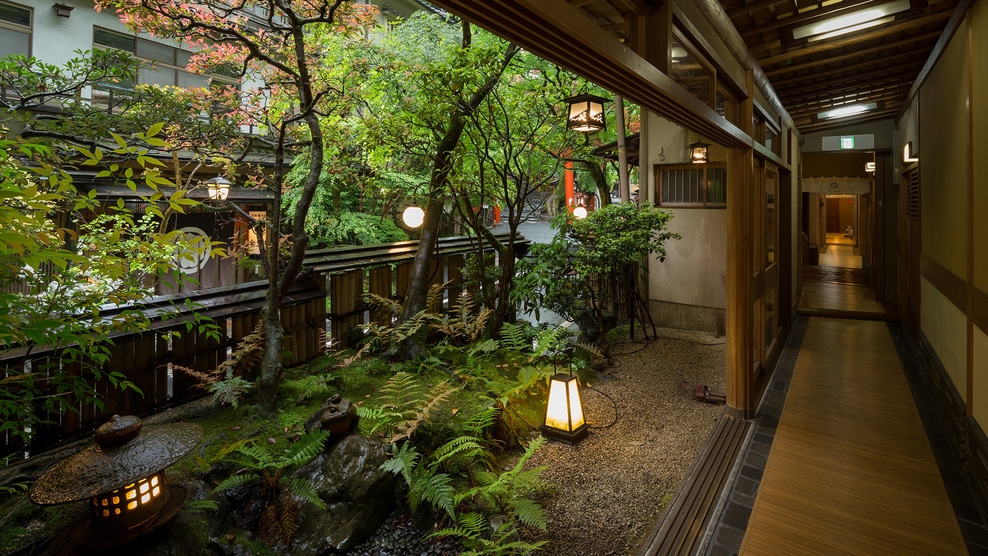 【京会席│雪】元祖川床で食す「川魚生簀料理」　はじめての貴船に、ちょうどいい贅沢。
