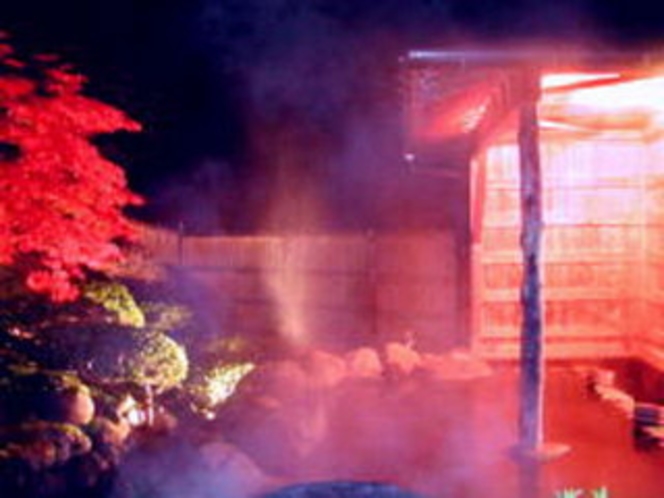 庭園露天風呂・紅葉夜景