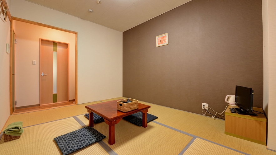 *【和室6畳】一人旅にもご利用いただける、落ち着いた雰囲気の6畳のお部屋。