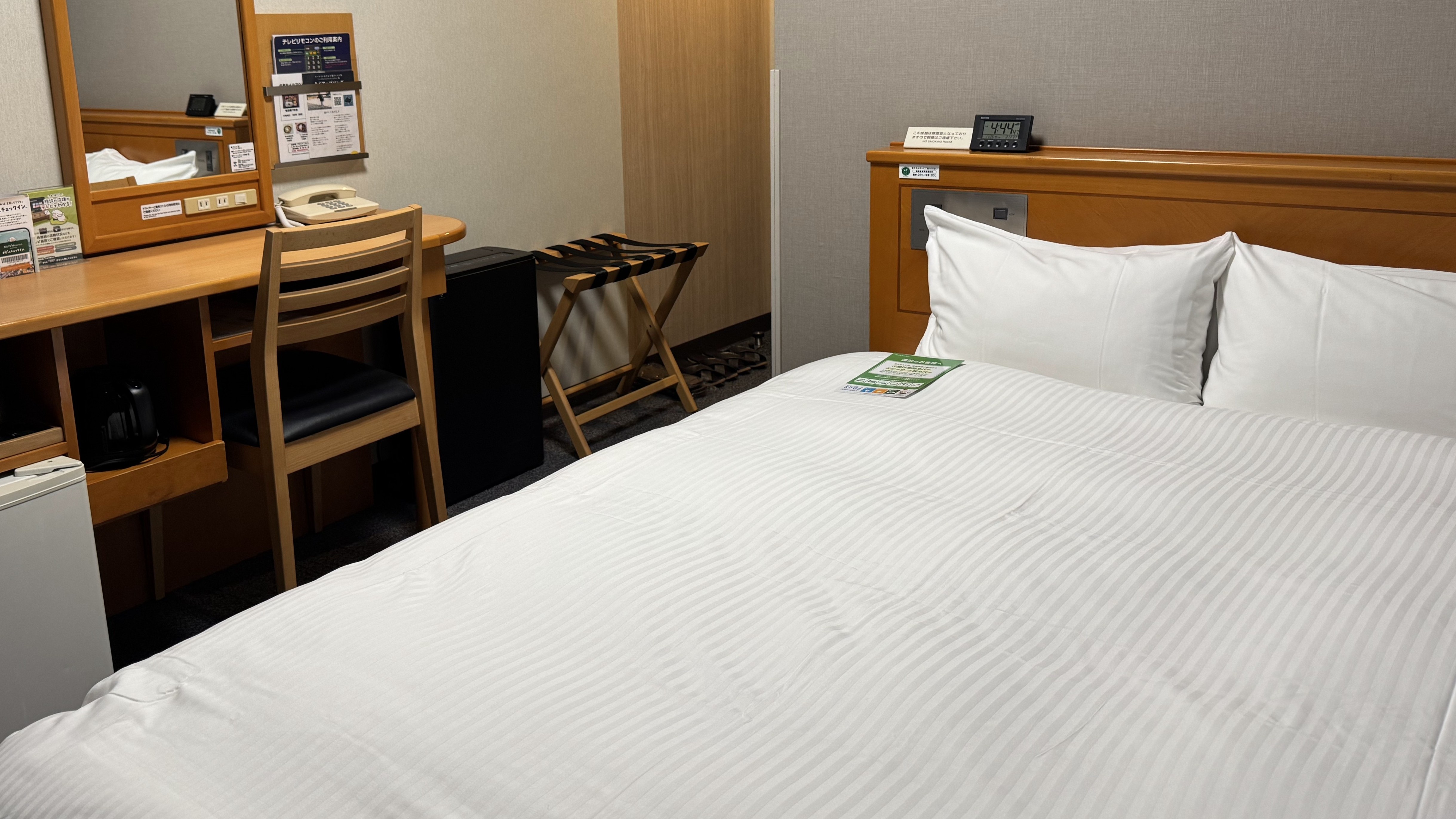 スタンダードセミダブルルーム