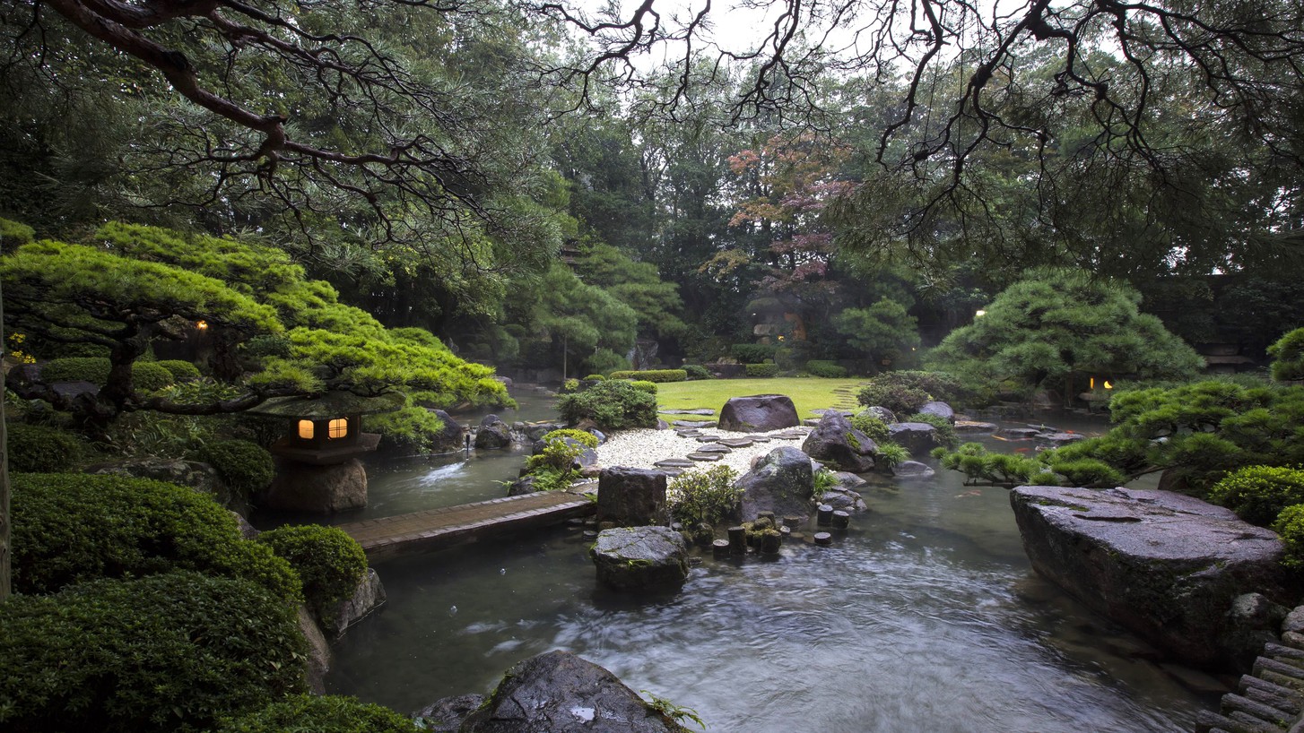江戸時代に築庭された回遊式日本庭園