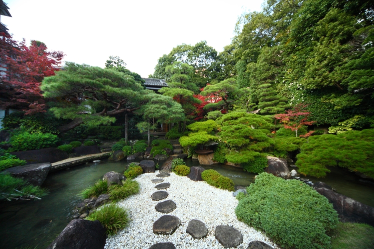 廻遊式日本庭園