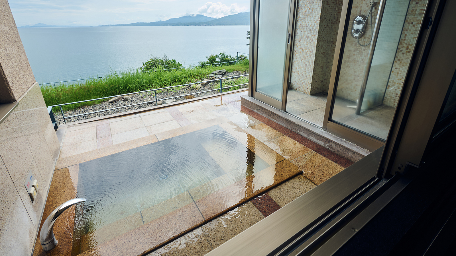 源泉かけ流し露天風呂付離れ華館 『桜』