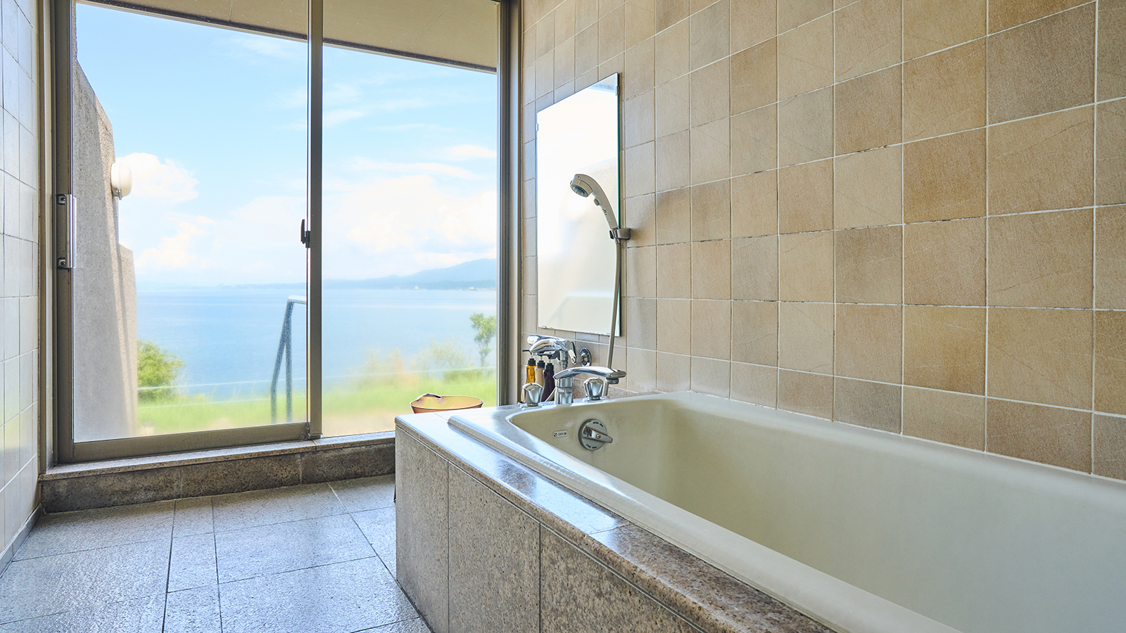 源泉かけ流し露天風呂付離れ華館「萩」