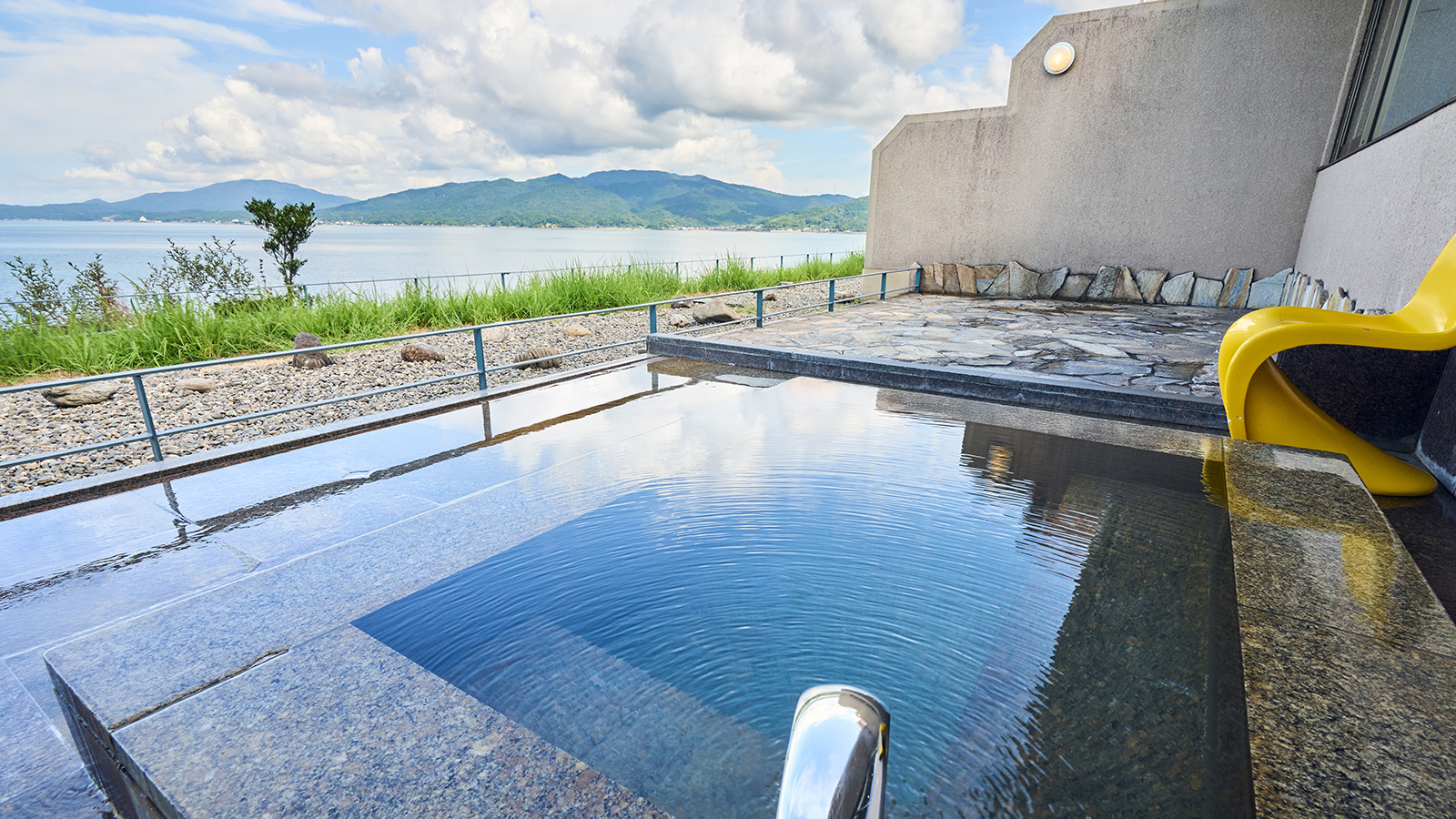 源泉かけ流し露天風呂付離れ華館「萩」