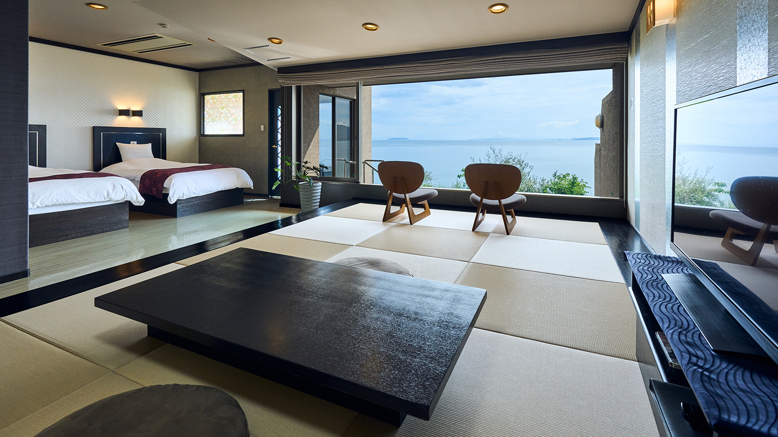 源泉かけ流し露天風呂付離れ華館「椿」