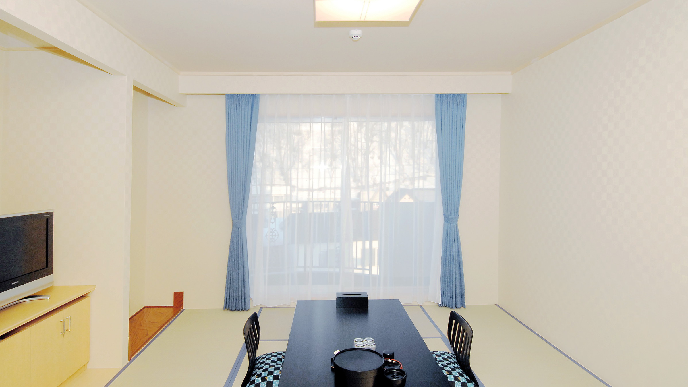 【海側】和室8畳