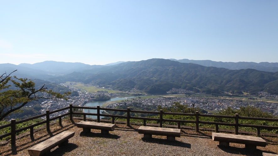 【周辺施設】冨士山からの景色。大洲を一望できます