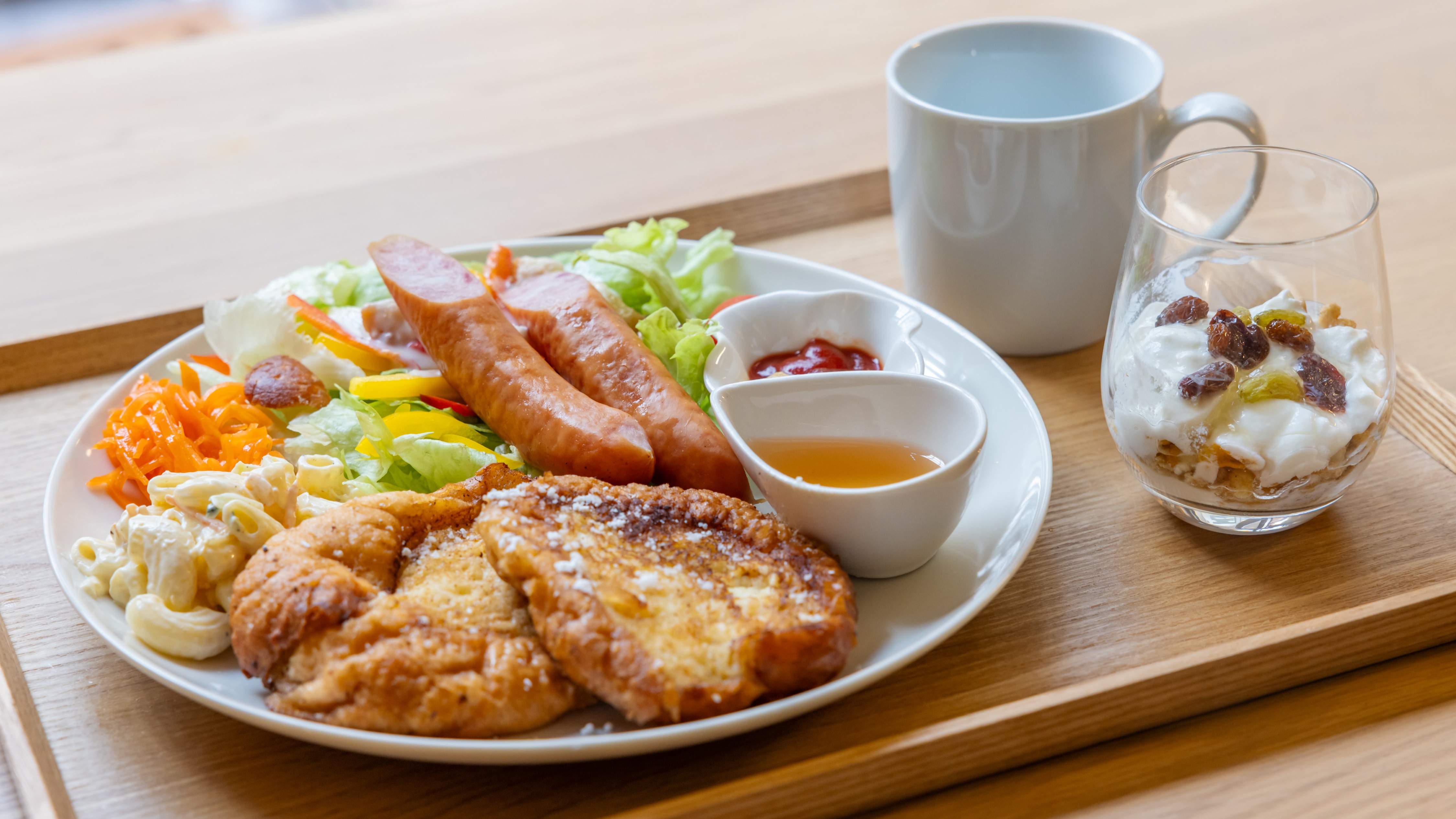 朝食に和食・洋食をご用意しております。（料理一例）