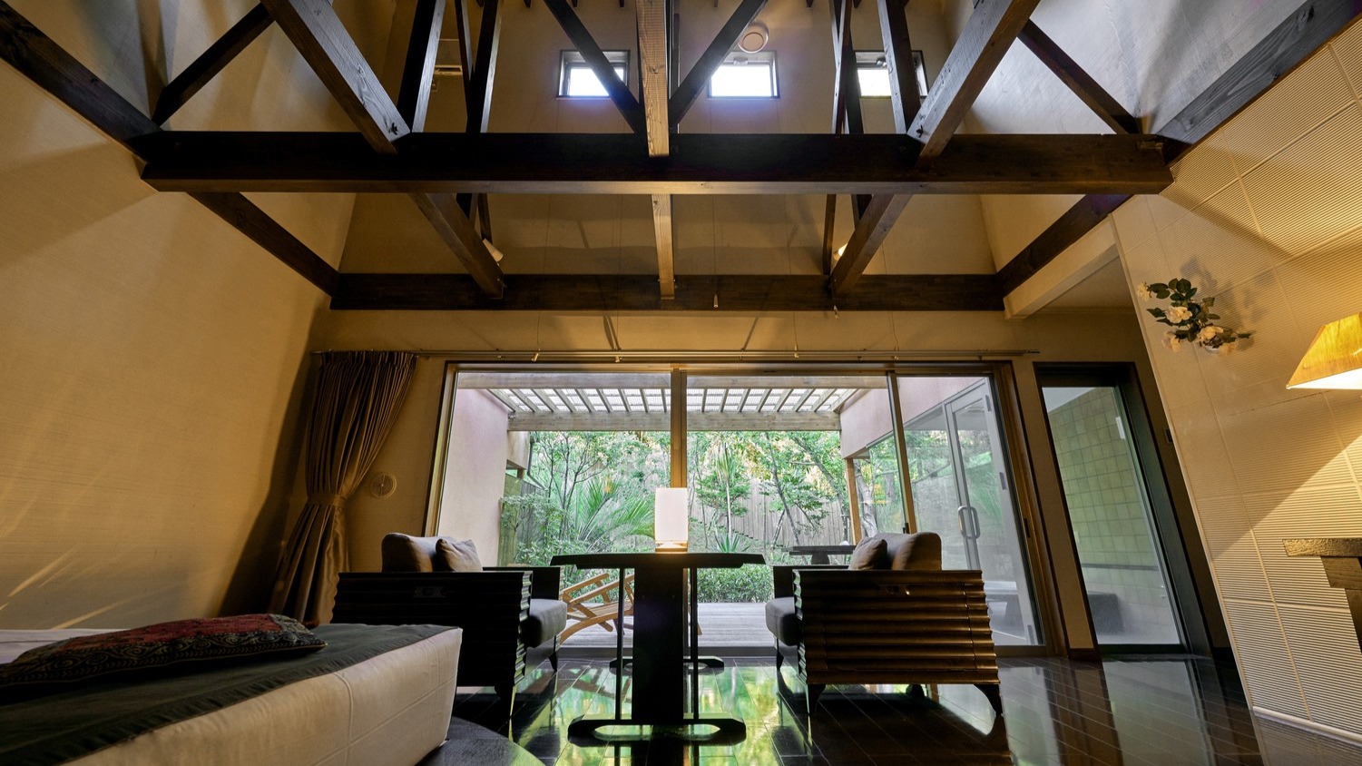 【VIPルーム】天井が高い開放的な空間