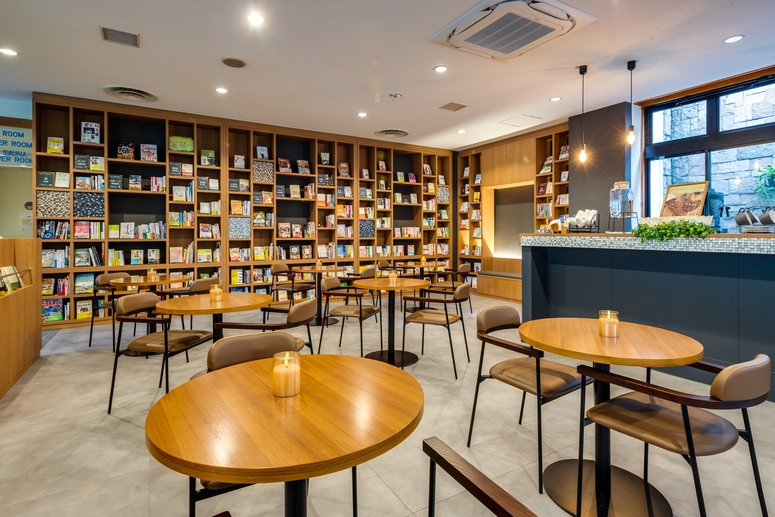 【ポイント5倍】１泊2食付プラン【Cafe＆Book Hotel】