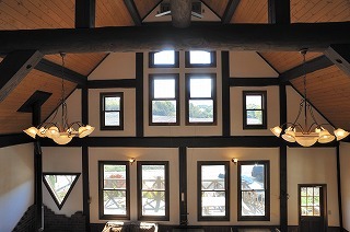 Phòng khách và phòng ăn Walnut Chalet
