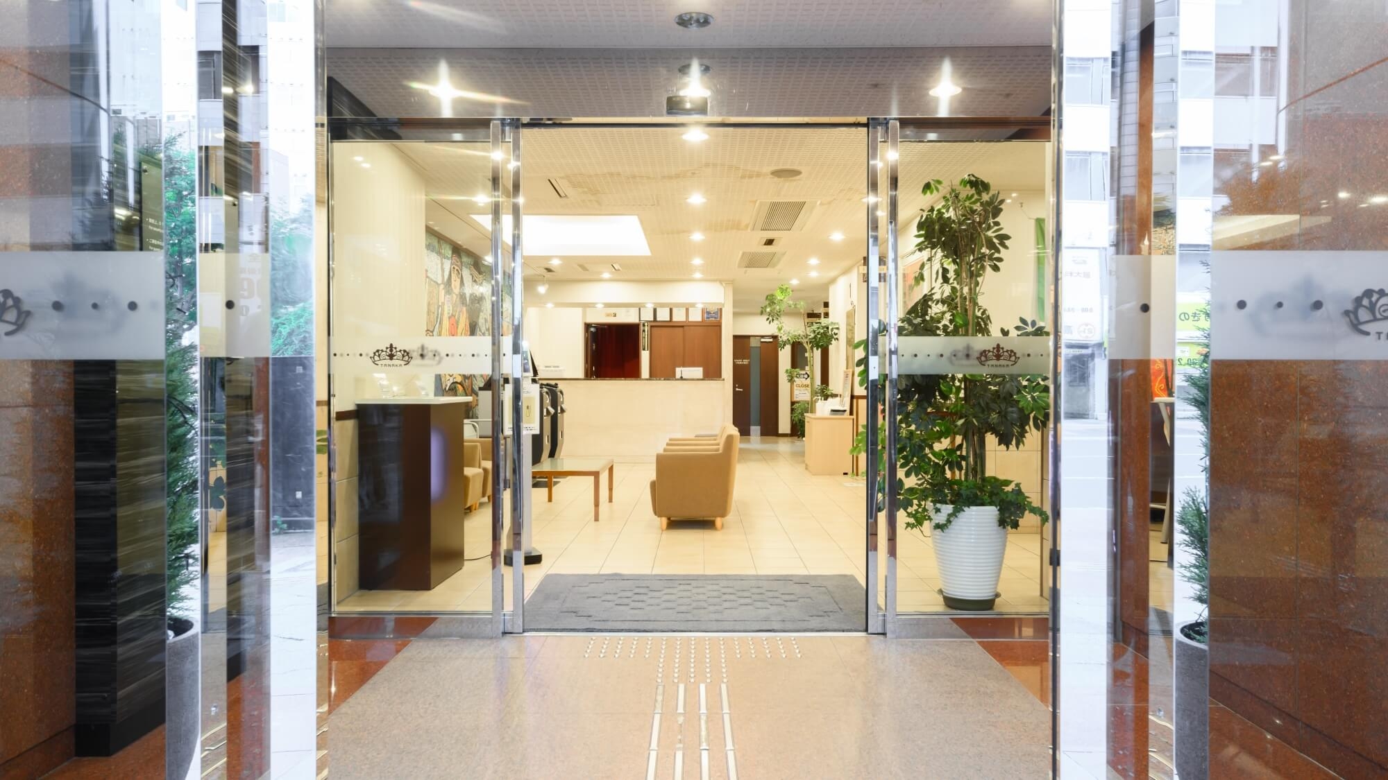 ◆【５０歳以上限定】５０歳以上の方限定でお得！すすきの繁華街へすぐ！安全・清潔自慢のホテル【素泊】