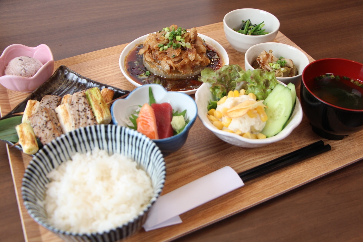 【一泊二食付】まぐろや夕食付プラン＜朝食無料・大浴場完備＞