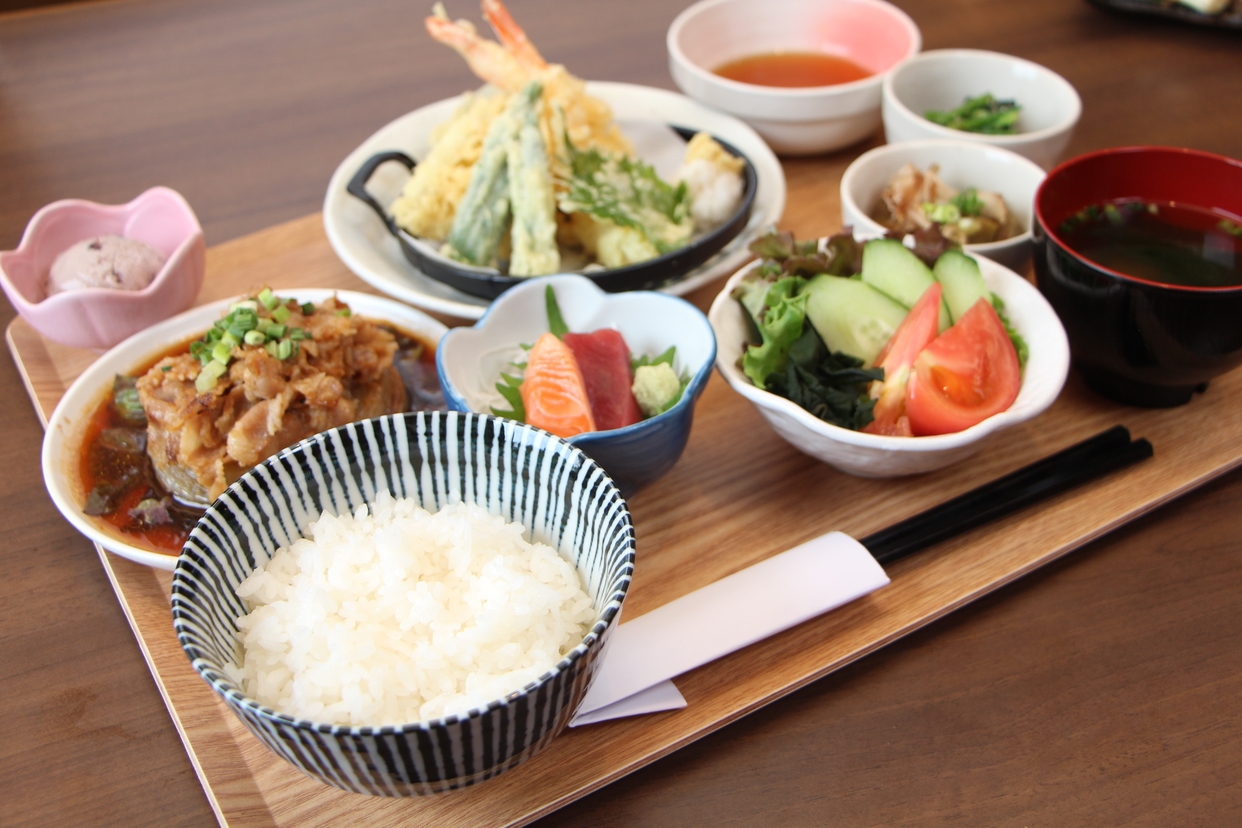 【一泊二食付】まぐろや夕食付プラン＜朝食無料・大浴場完備＞