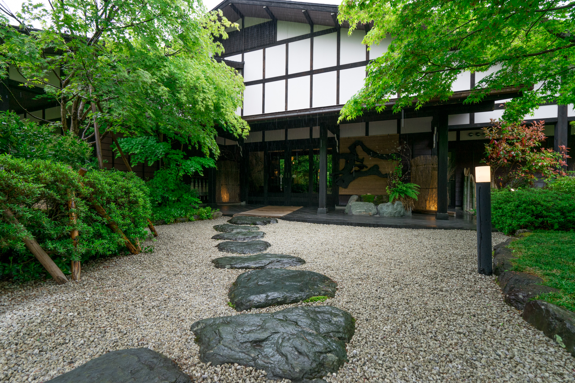 隠庵 ひだ路 外観