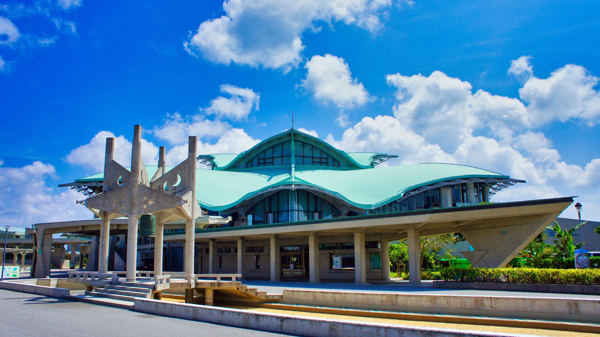 【沖縄コンベンションセンター】当館から車で約21分