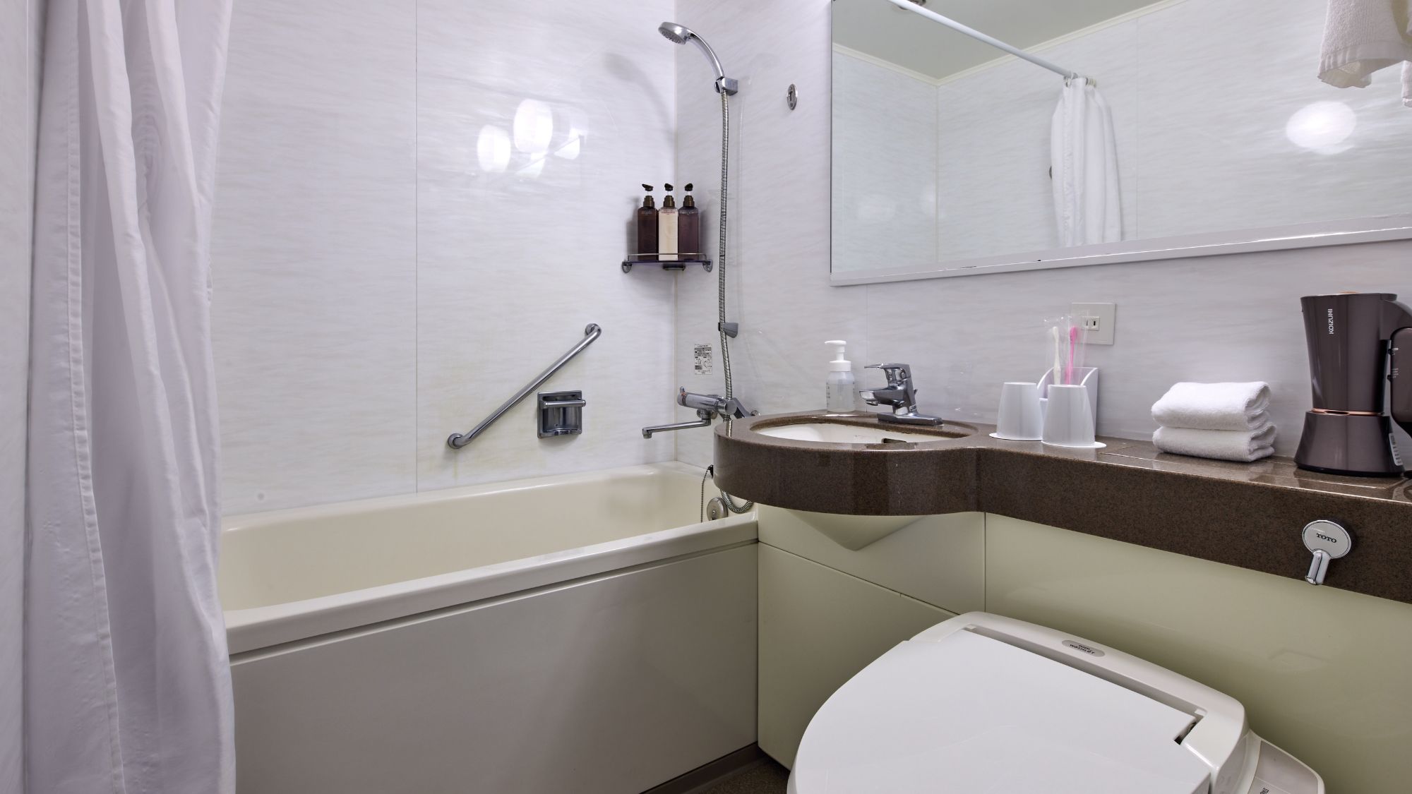 スーペリアツインルーム　トイレ・バスルーム