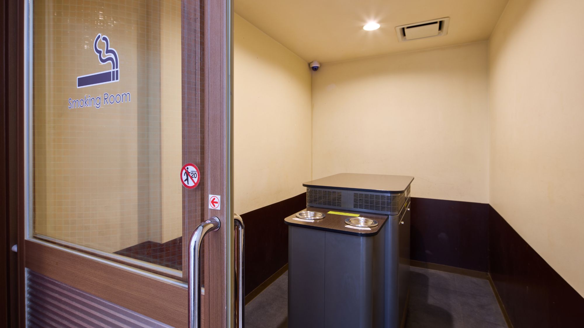 喫煙スペース
