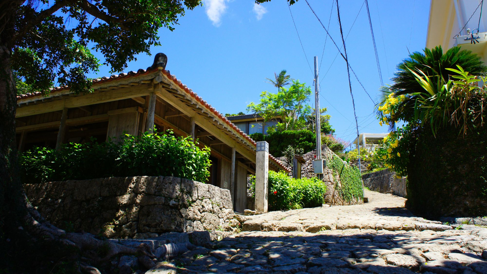 【金城町石畳道】当館から車で約16分