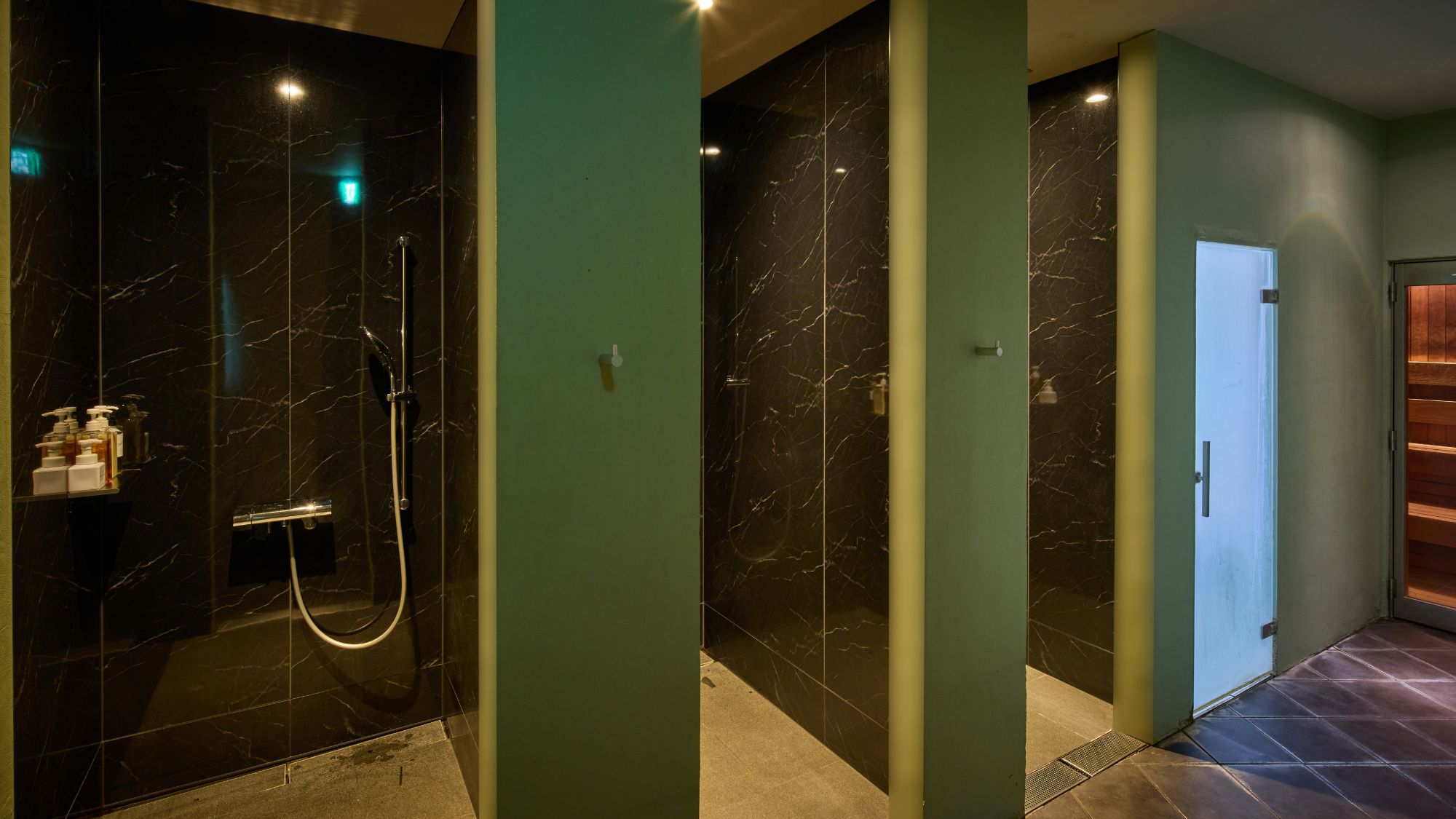 B1F　KOTORAN SPA（コトラン スパ）シャワー室