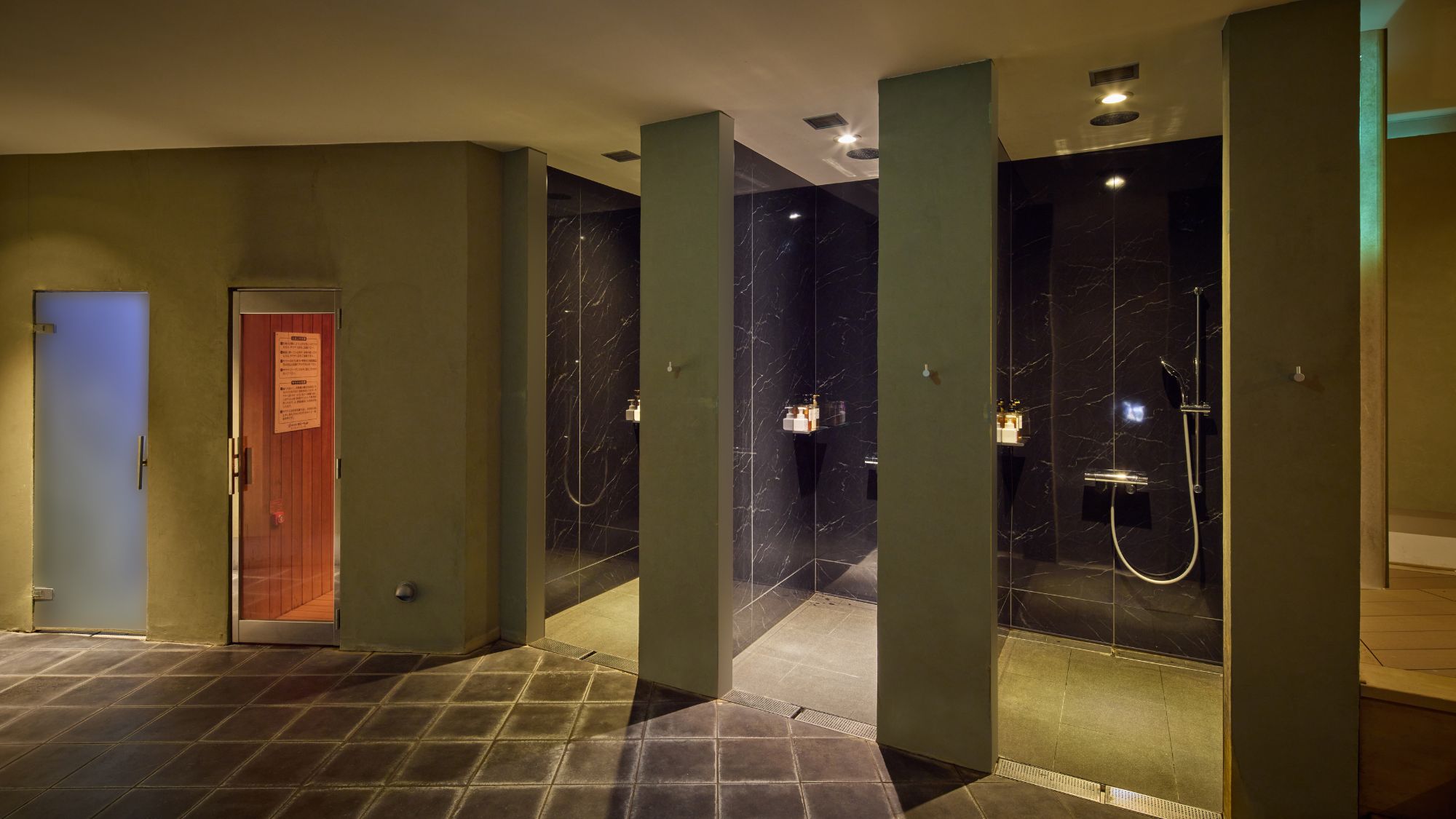 B1F　KOTORAN SPA（コトラン スパ）シャワー室