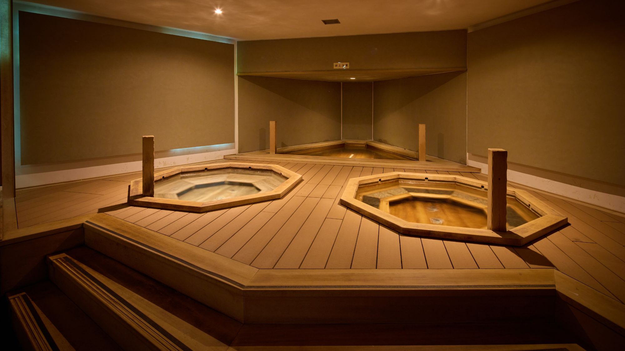 B1F　KOTORAN SPA（コトラン スパ）浴槽