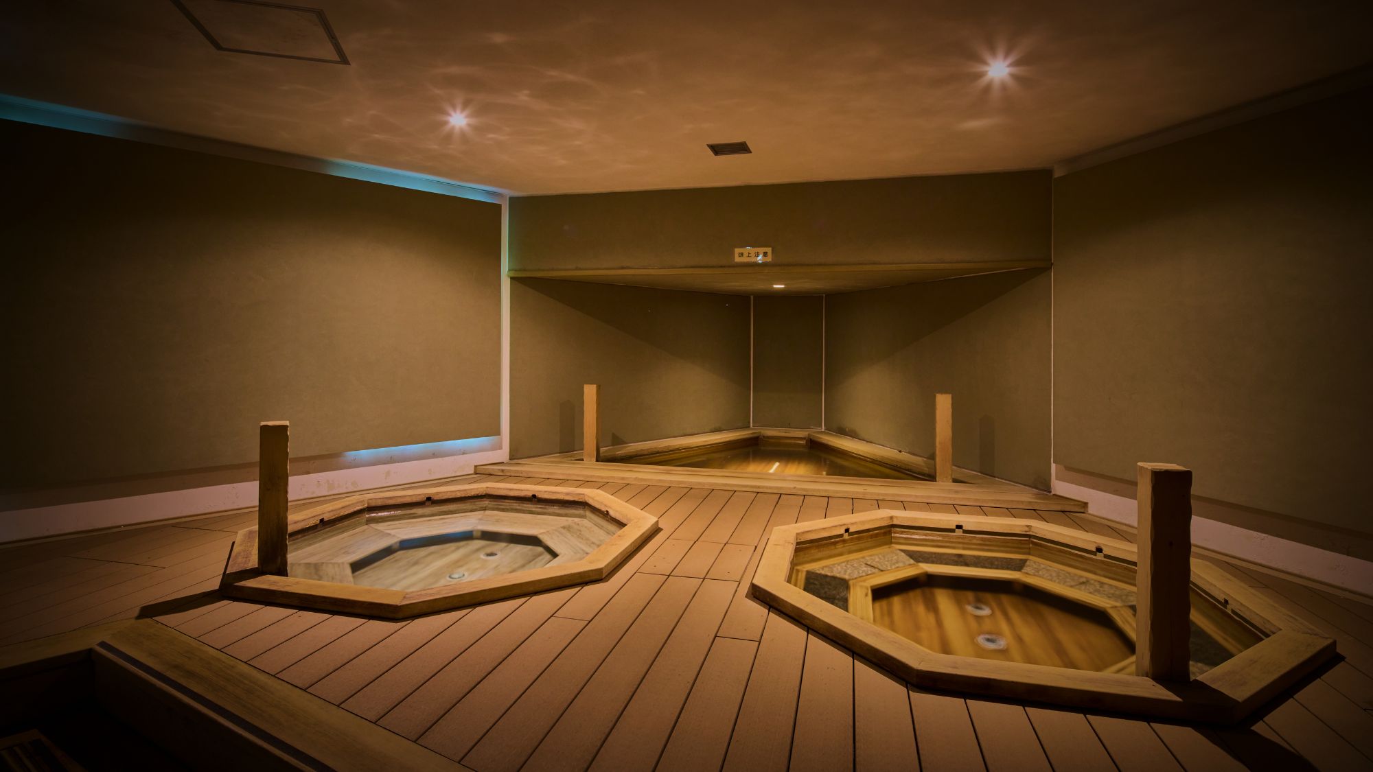 B1F　KOTORAN SPA（コトラン スパ）浴槽