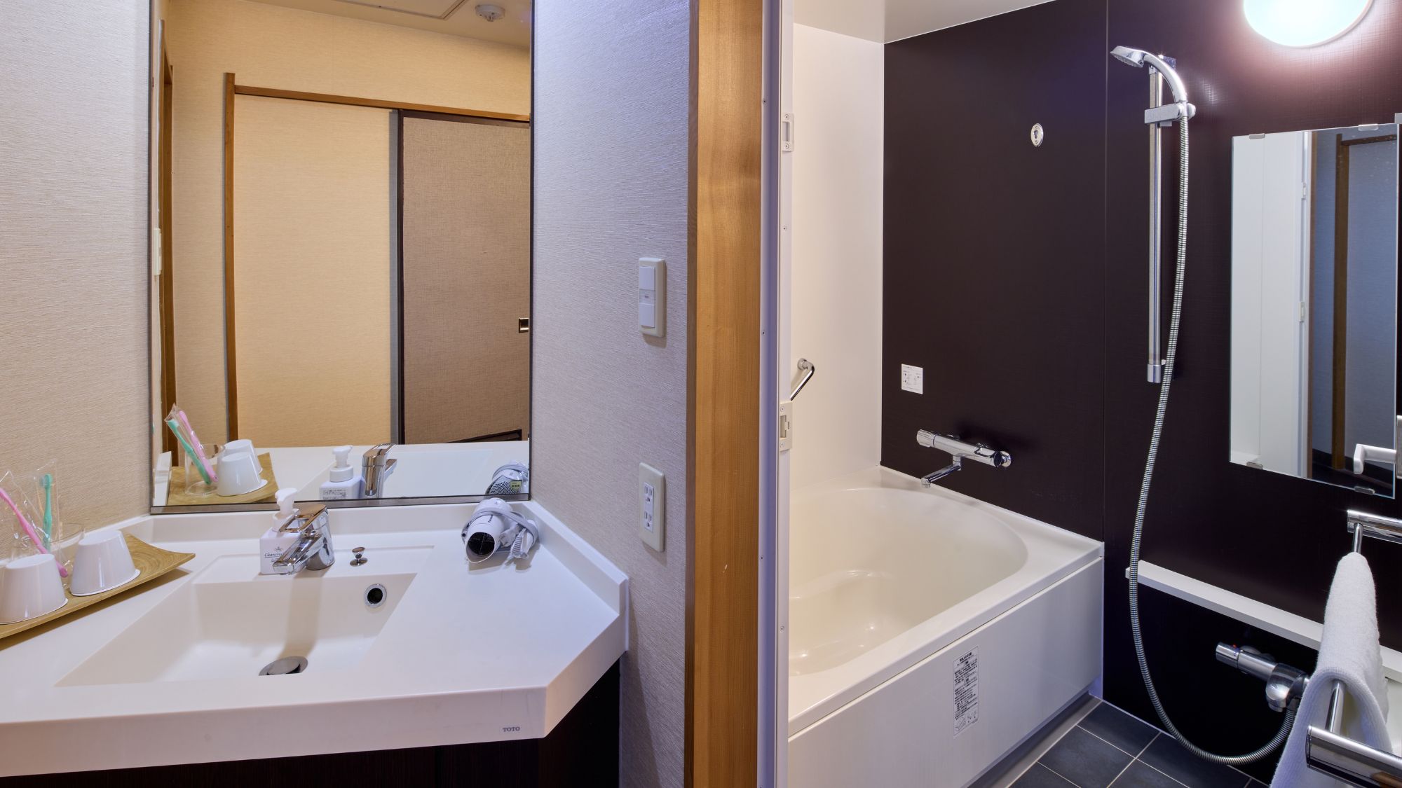 ｢琉球畳の和室｣ ネオ琉球（38㎡）