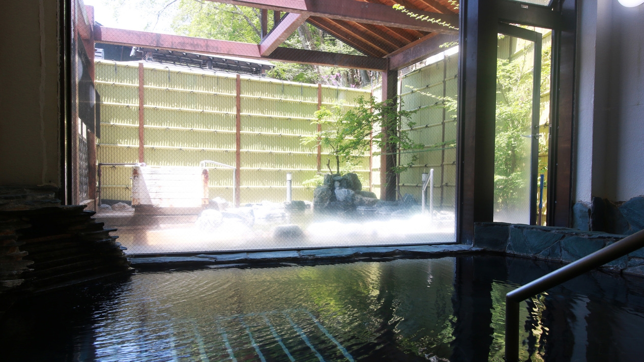 湯西川の冬の風物詩『かまくら祭』を楽しむ♪平日限定！平家の里入場チケット特典付★