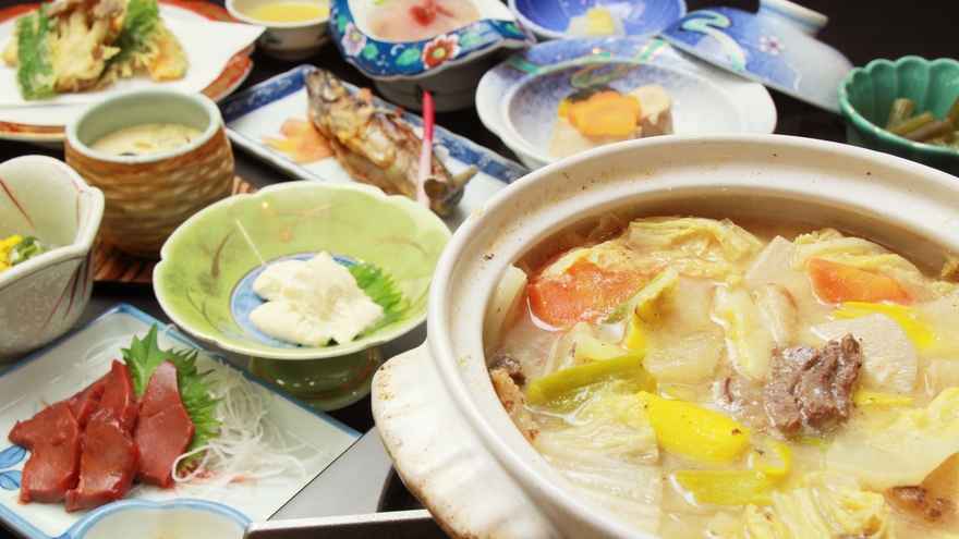 【湯西川の味覚】名物『鹿鍋』を堪能！自然の恵みと天然温泉を満喫♪＜24時間温泉入浴OK＞