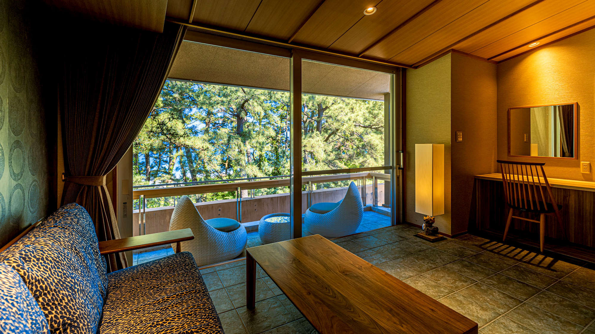 温泉露天風呂付客室Executiveツイン「汐音shione」