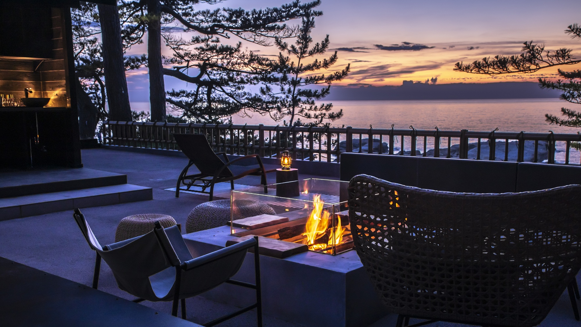 孤島の隠れ家「城島別邸」焚火クラブラウンジ