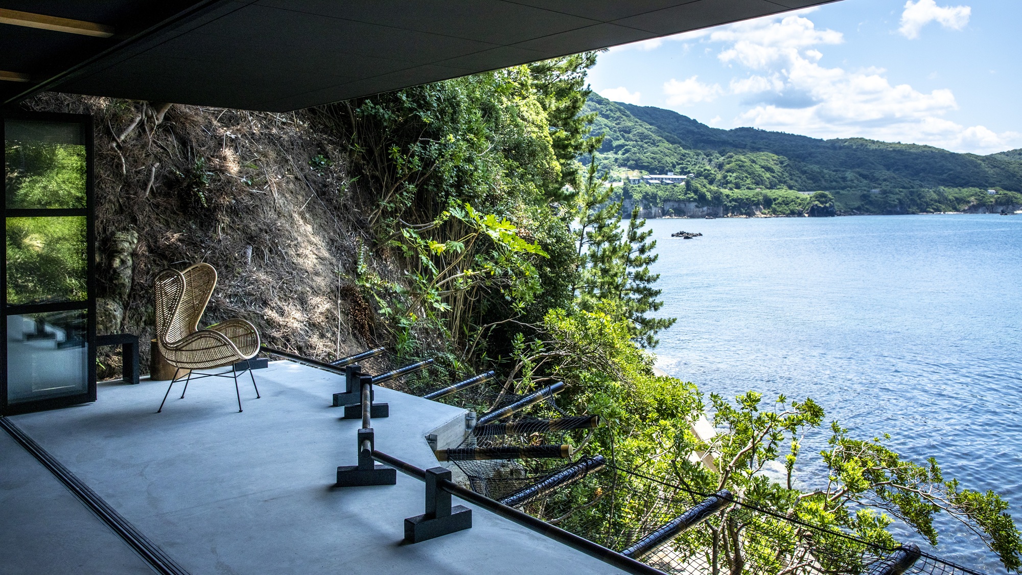 孤島の隠れ家「城島別邸」食事処ー然宿ルー