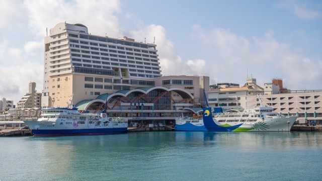 【カード決済限定】離島観光の前後泊に抜群の立地　泊港フェリーターミナルまで徒歩1分＜素泊まり＞