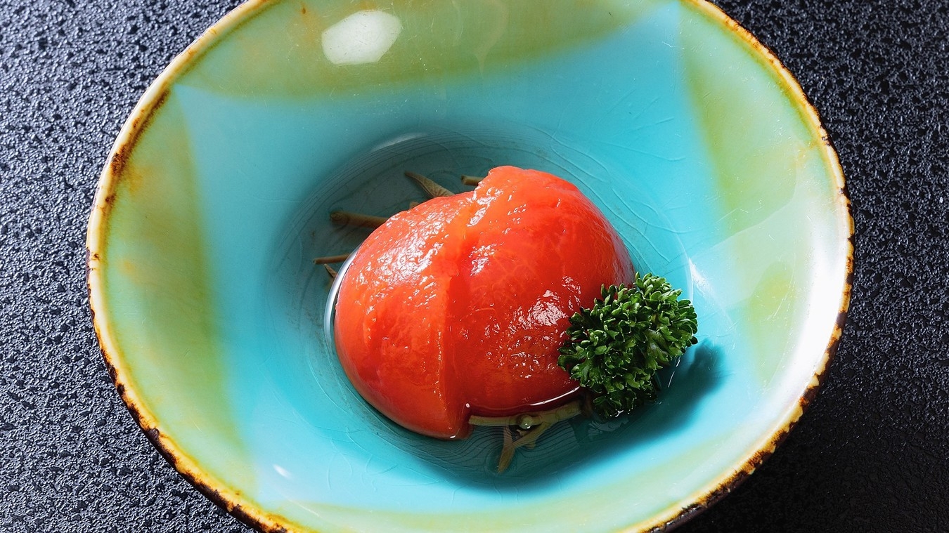 【平日限定シンプルプラン】ボリューム控えめ☆季節のお料理と温泉を堪能♪月替わりの和食膳