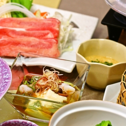【豪華会席・夕食は個室食】料理長の厳選食材を使用・グルメな旅を満喫