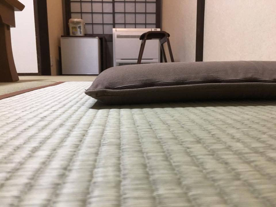 喫煙（紙タバコ）４畳半バストイレ付 Ｗi-Ｆi空気清浄機完備