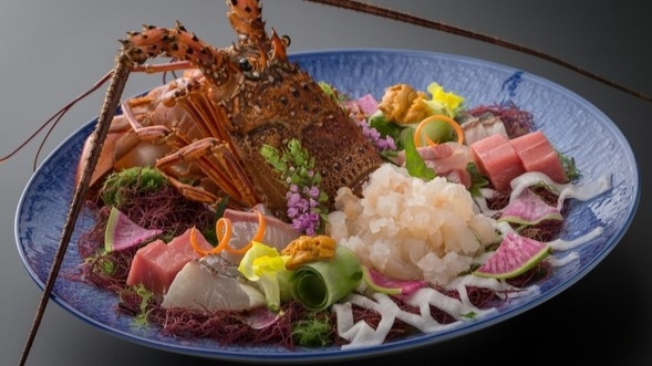 【+αの贅沢】伊勢海老姿造り×栄螺・鮑・車海老の炭火焼きの会席