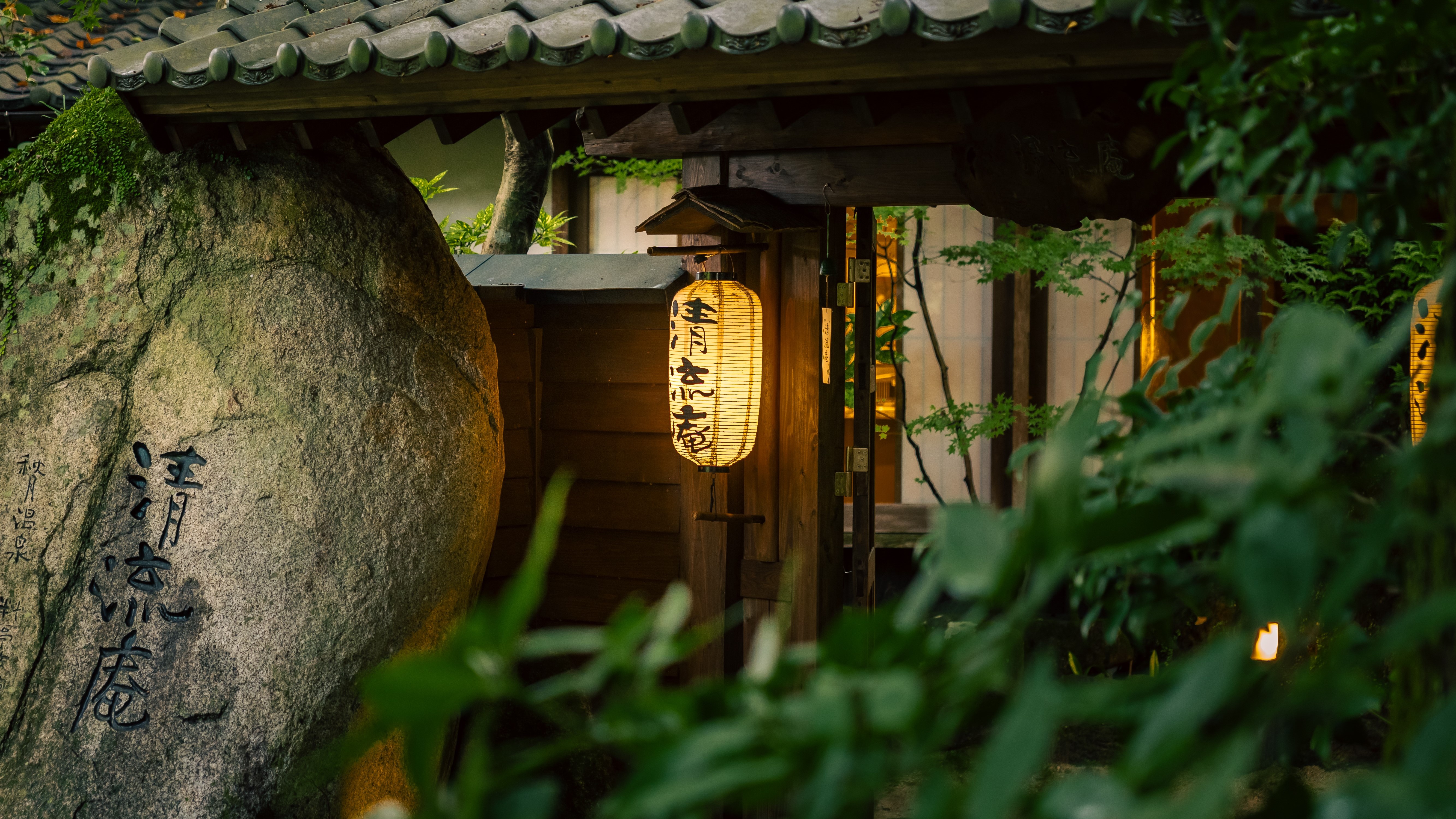 【正面玄関】